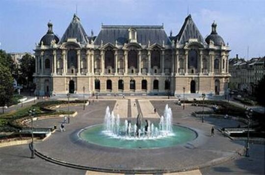 Vue d'exterieur du Palais des Beaux Arts